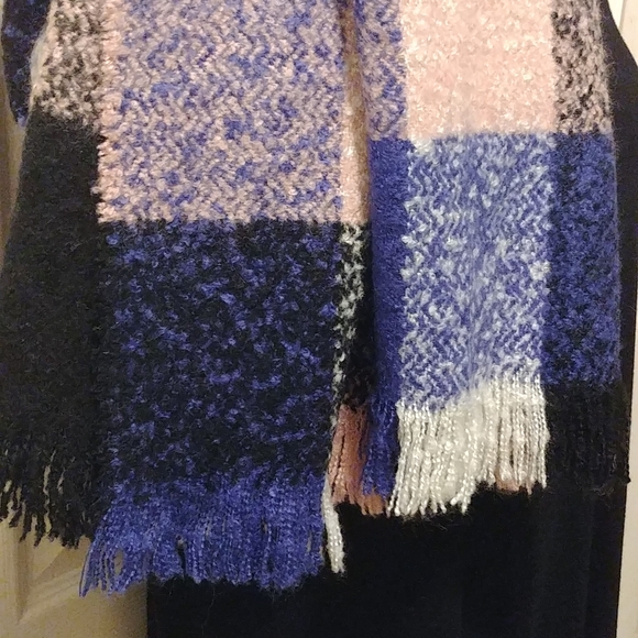 🎉2/$16 NWT True North Plaid Cozy Scarf - Picture 3 of 3